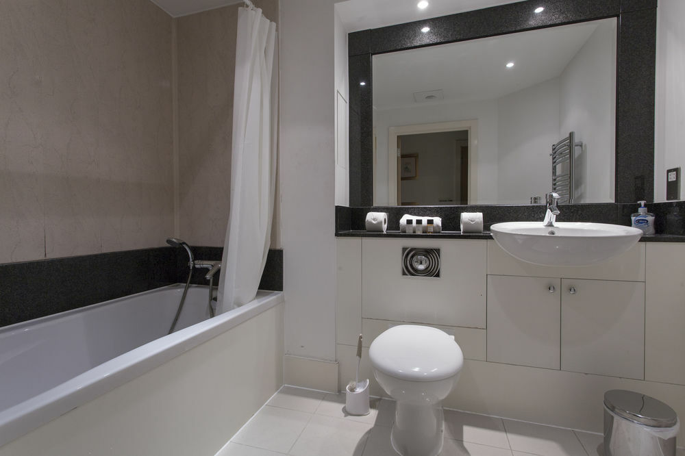 St. Georges Wharf Serviced Apartments By Thesqua.Re 伦敦 外观 照片